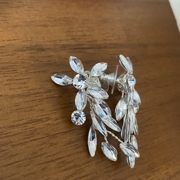 Used once dareth colburn earrings - Picture 3 of 4